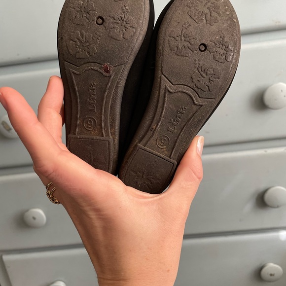 Black flats for little girl - Picture 2 of 2